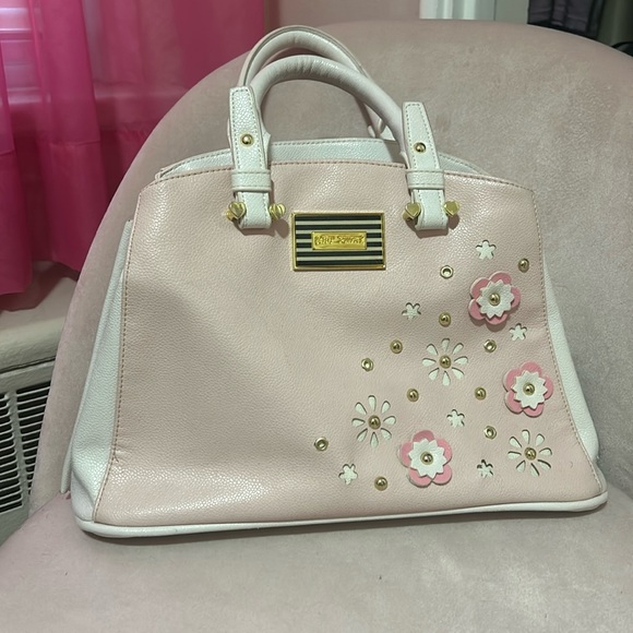 Betsey Johnson Handbags - BETSEY JOHNSON HANDBAG